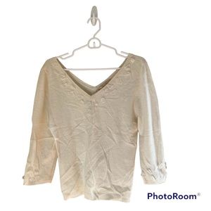 ◽️NICOLE MILLER: Women’s size XL, cream w/flower decal, v-neck sweater◽️